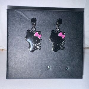 black hello kitty earrings